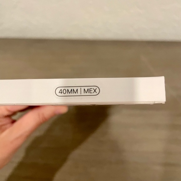 APPLE Watch Sport Loop 40mm, Mexico, Limited Edition - Picture 5 of 6